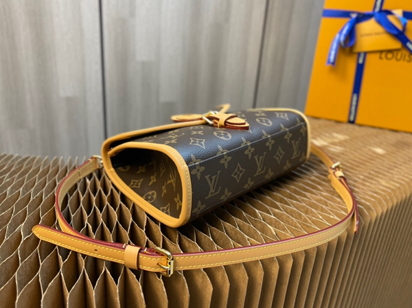 ルイヴィトンバッグ内部構造